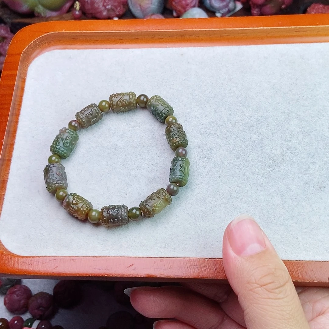 未镶嵌石英质玉（盐源）珠宝半成品