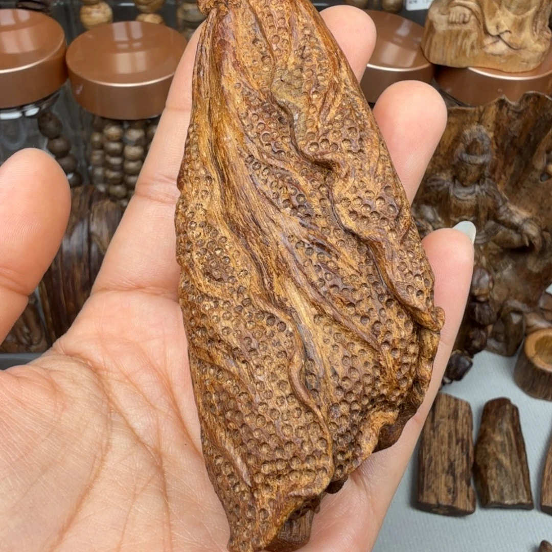 沉香沉香碎屑惠安手把件 17.2 克