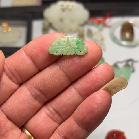 翡翠颈饰未镶嵌道*