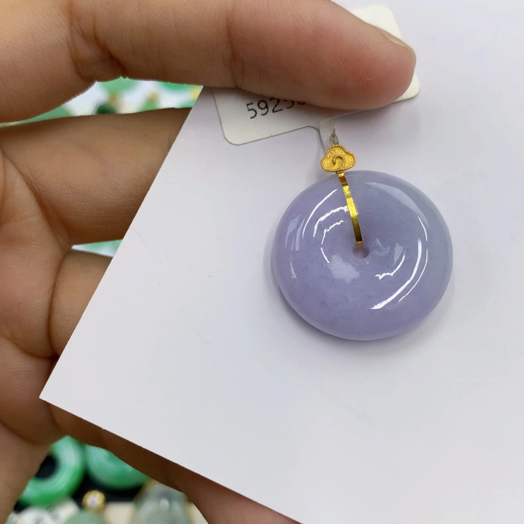 翡翠18K金镶嵌颈饰翡翠