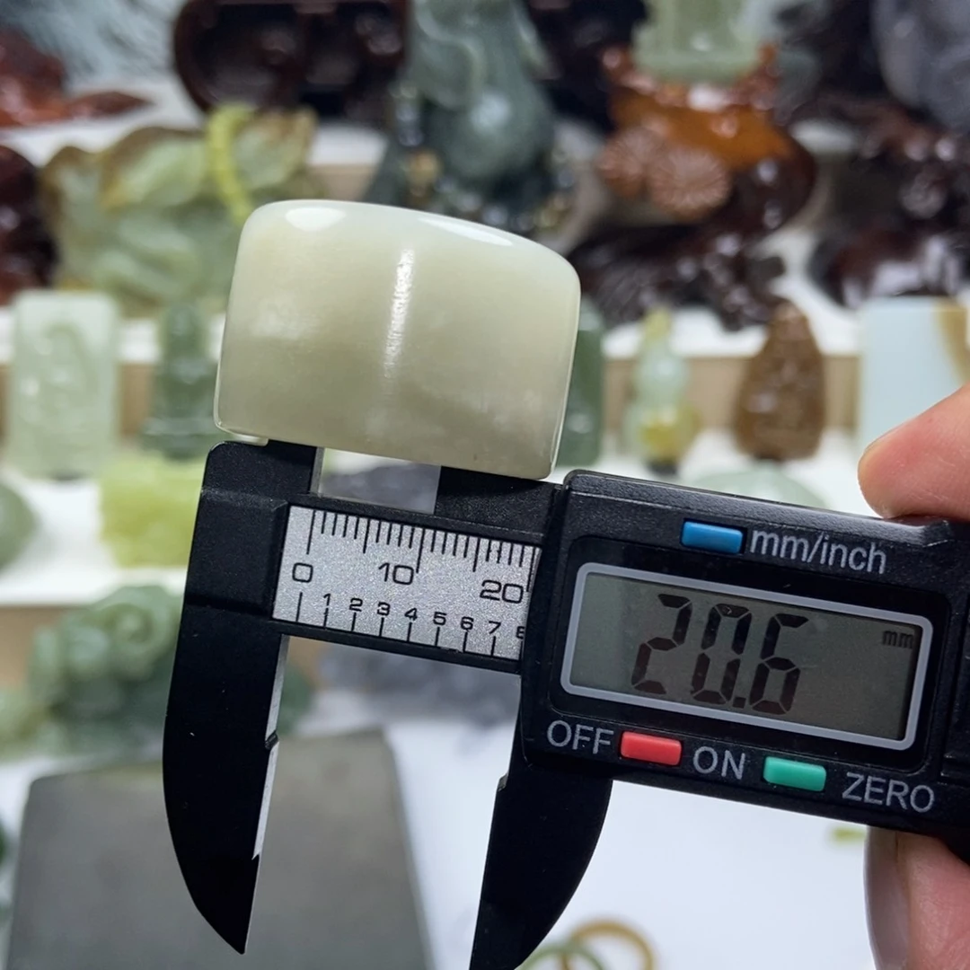 【闪购商品】吊坠(不含链)未镶嵌和田玉