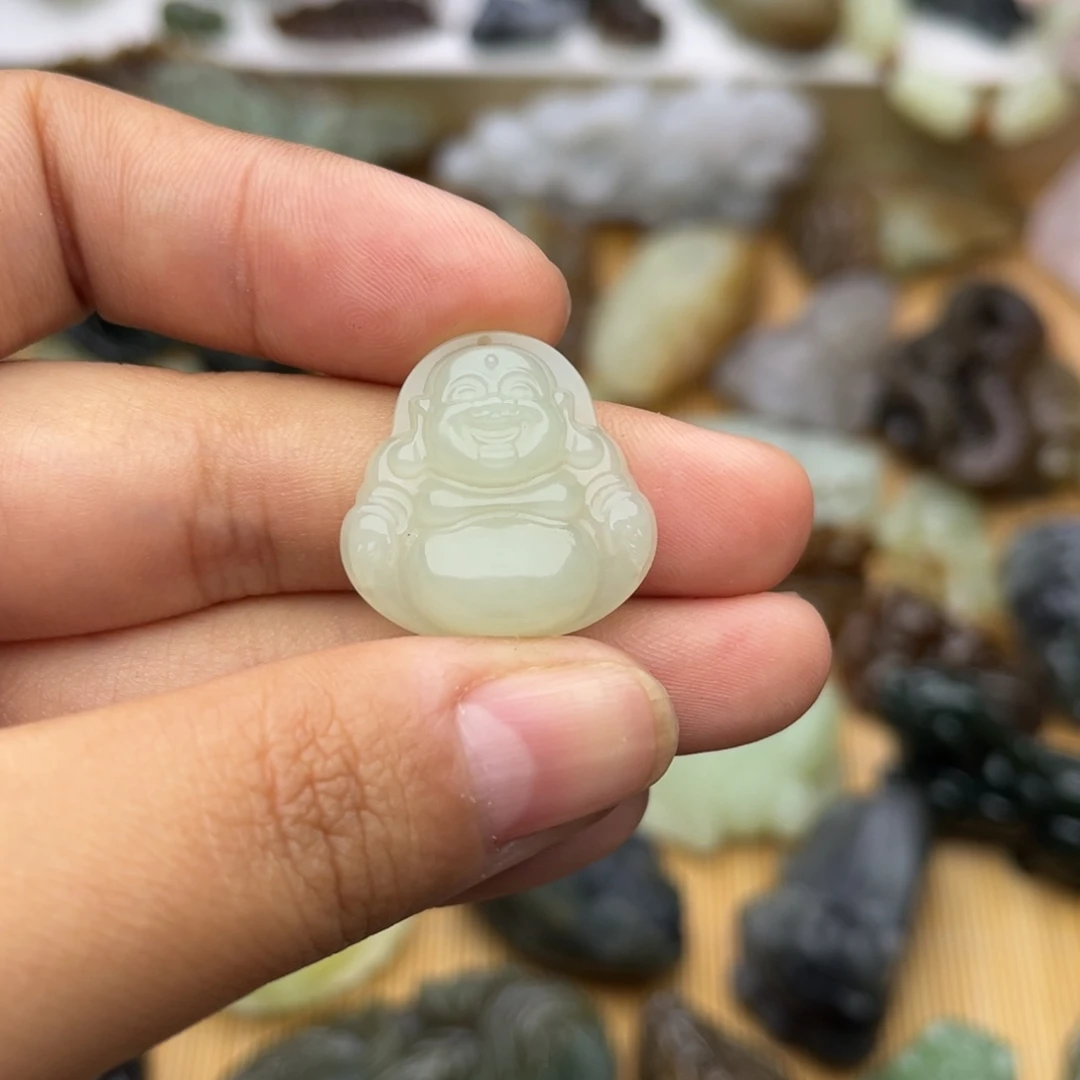 和田玉未镶嵌把件