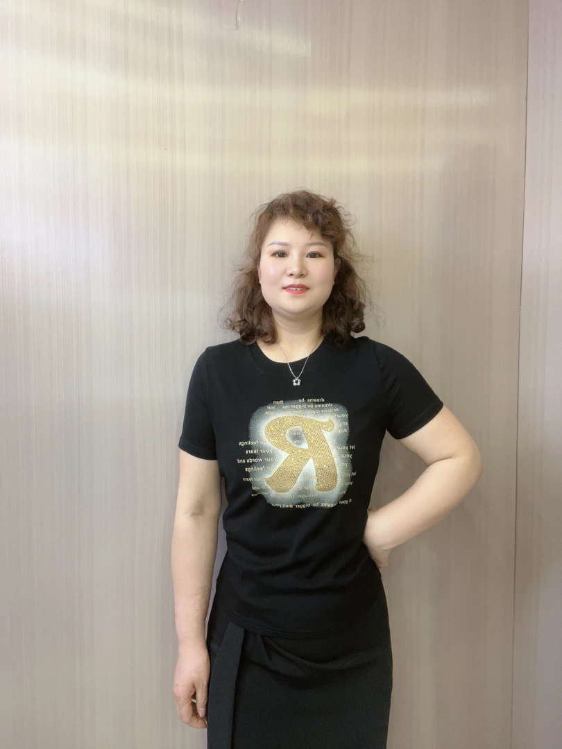【潇漫优选】夏季不规则烫钻短袖T恤设计感时尚百搭圆领上衣
