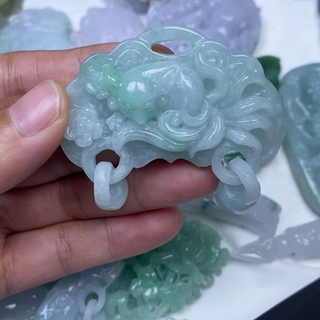 翡翠未镶嵌颈饰翡翠