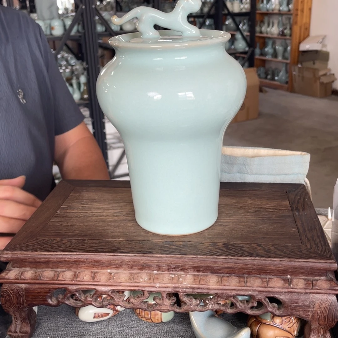 瓷片天青虎樽茶叶罐