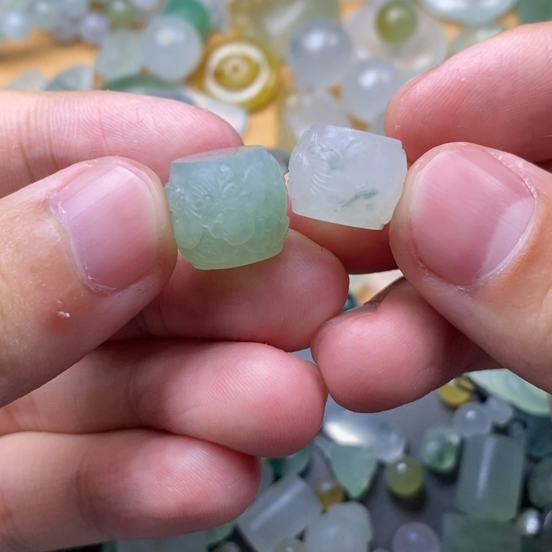 定制翡翠未镶嵌昕***?珠子