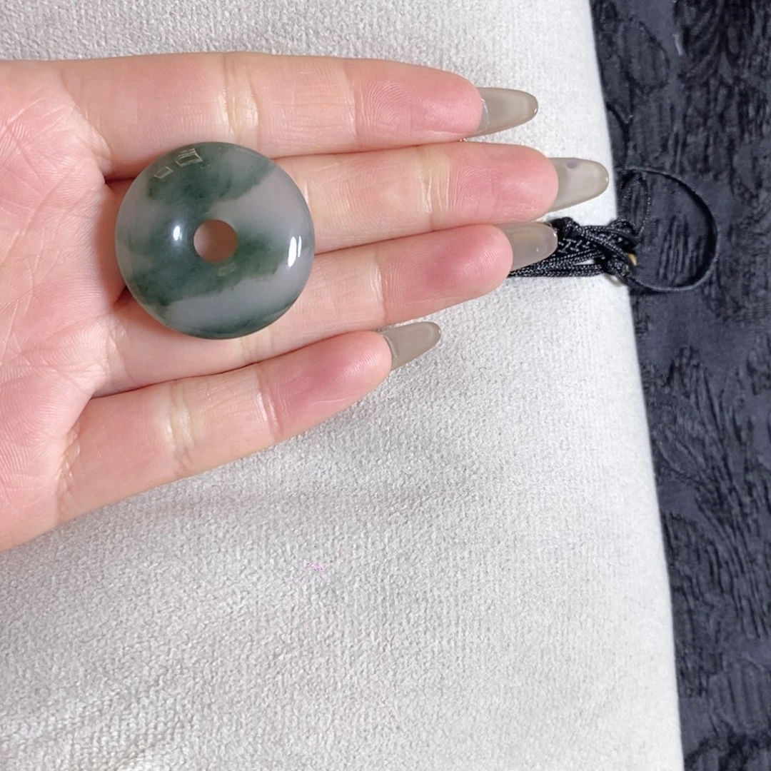 石英质玉颈饰未镶嵌