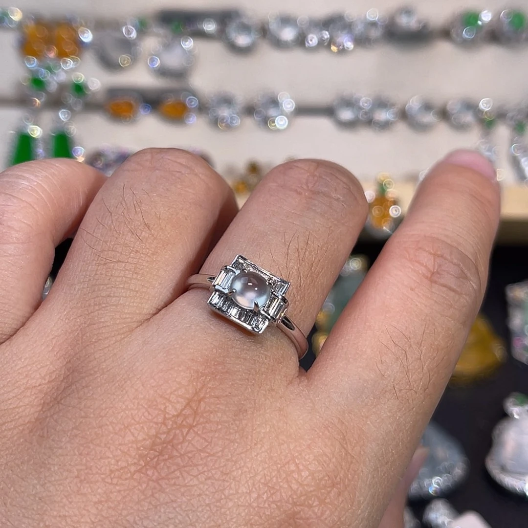 翡翠戒指18K金镶嵌冰蛋