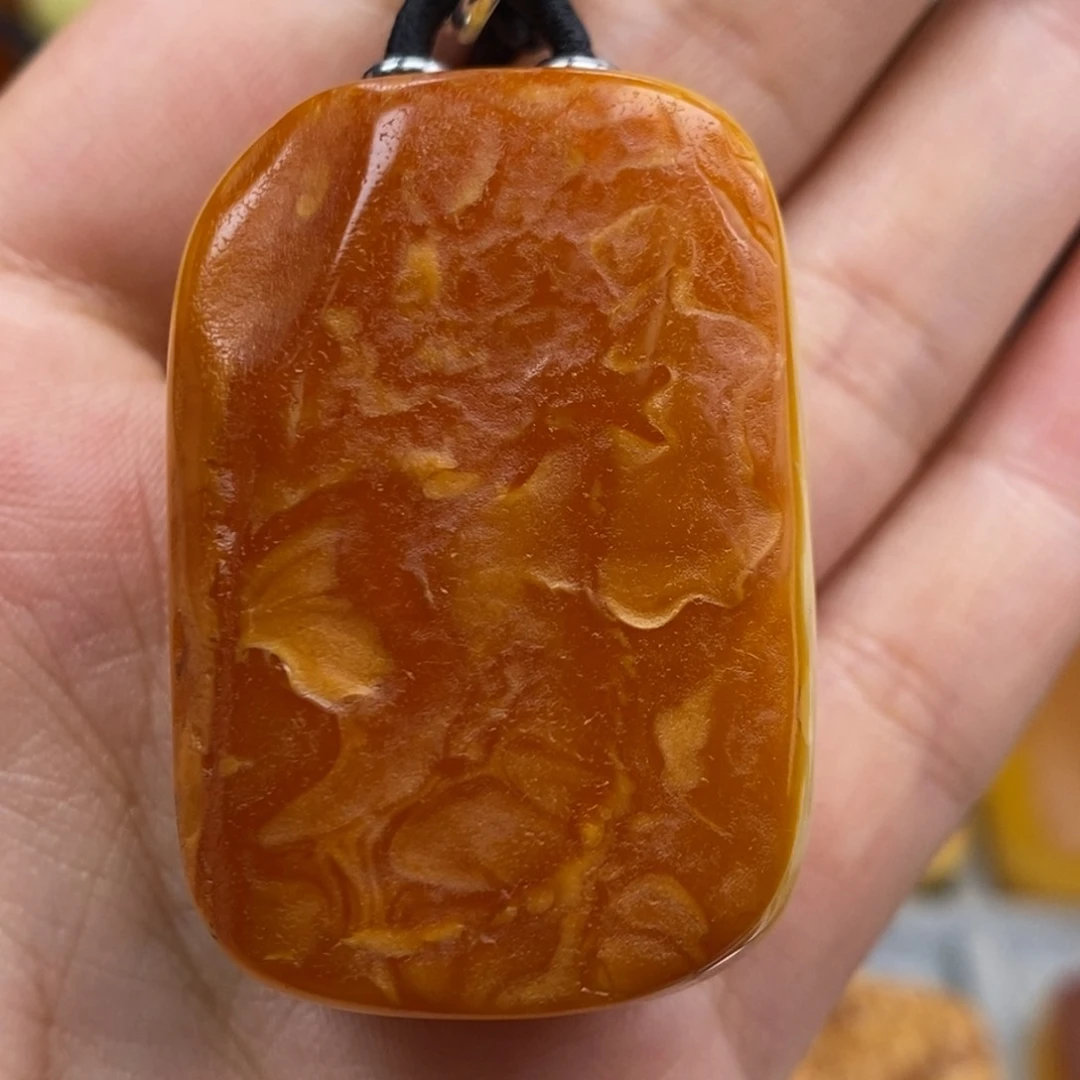 琥珀吊坠(赠链)未镶嵌