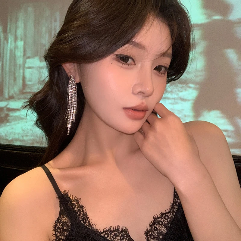 铁合金无非金属耳饰 奢华超闪满钻流苏耳环高级感轻奢长款气质