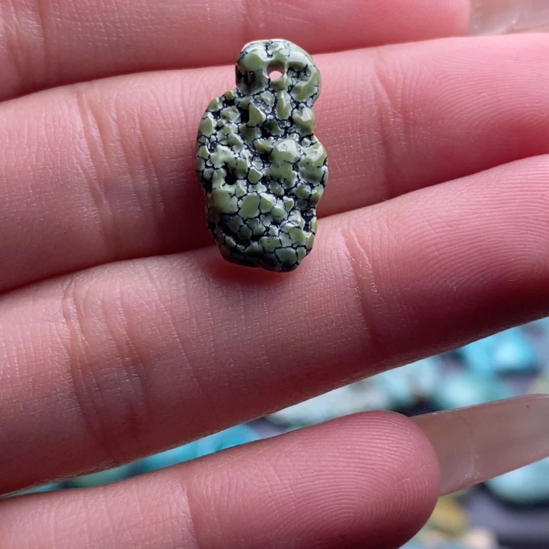 麻****未镶嵌南红玛瑙珠宝奇石