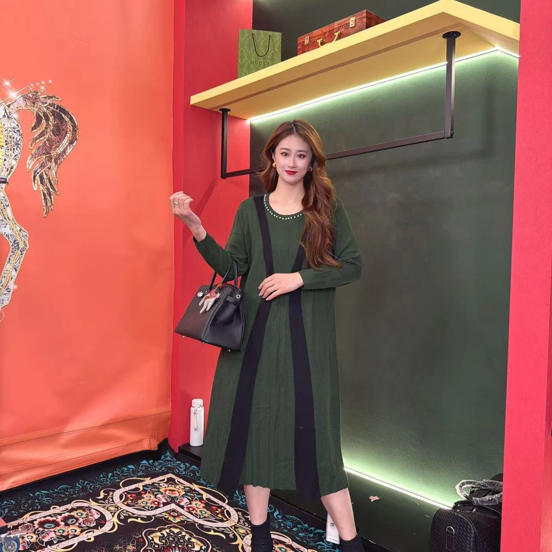 18多金大码气质减龄长款A字裙子秋冬季女装设计感连衣裙女