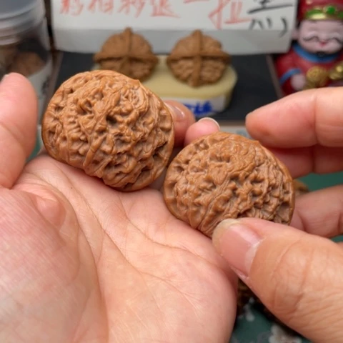 【闪购商品】文玩核桃把件42.5水龙