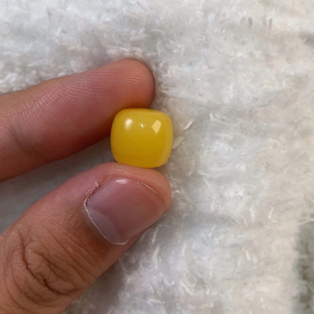 玄***人蜜蜡未镶嵌珠宝奇石