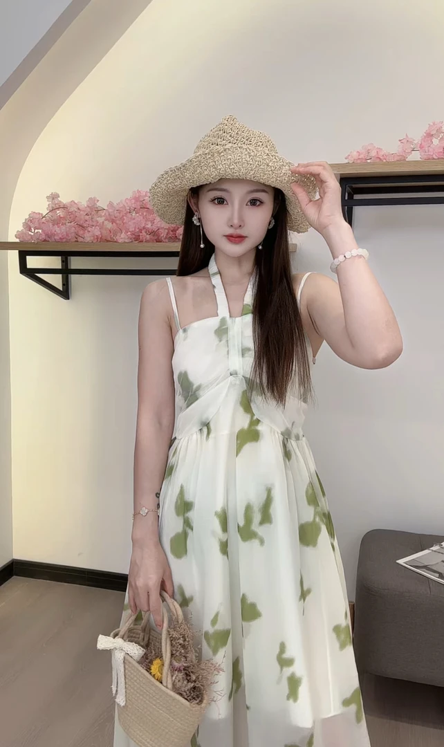 2025新款连衣裙温柔法式桔梗碎花吊带裙春夏茶系女装连衣裙