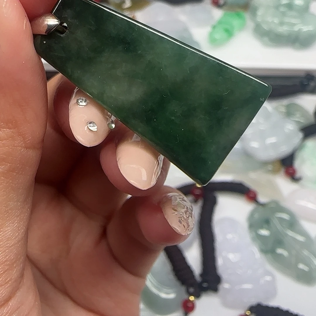 翡翠未镶嵌颈饰26