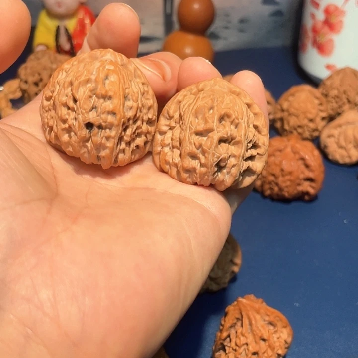 核桃文玩核桃白狮子