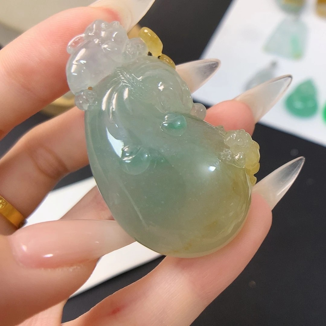 颈饰未镶嵌翡翠钱袋