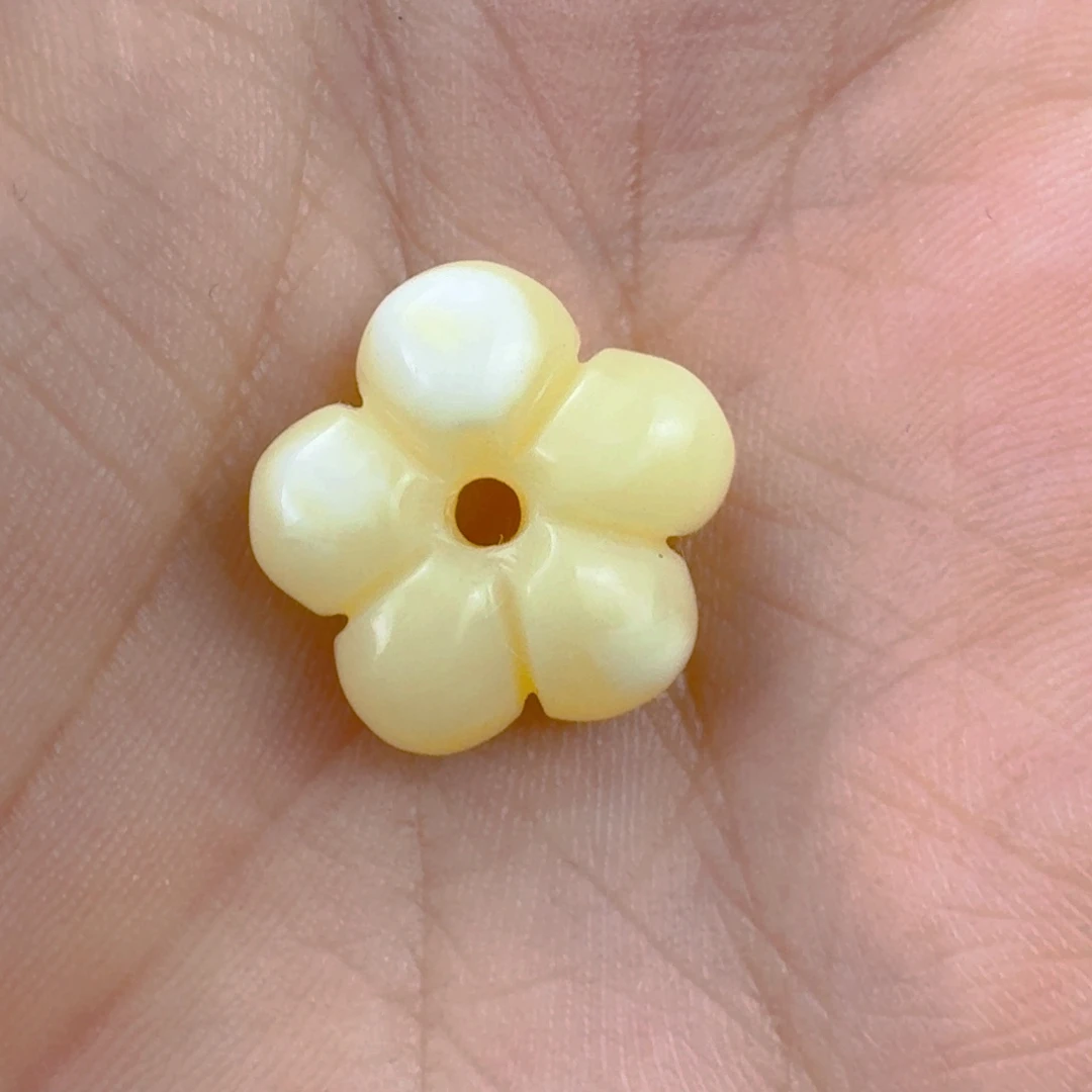 裸石蜜蜡未镶嵌全品 15.4×6.5mm