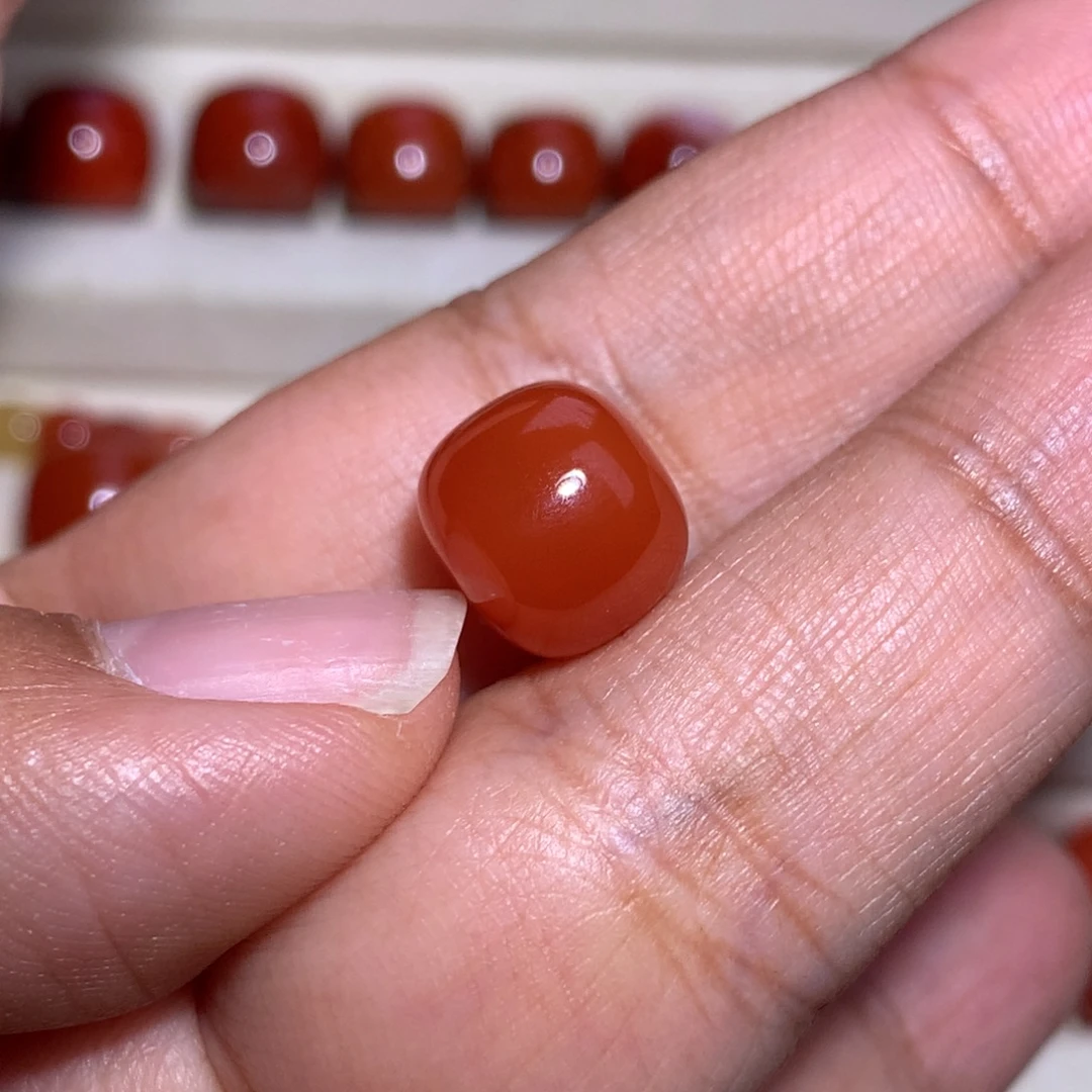 何***₉南红玛瑙未镶嵌老型11×10微沙点