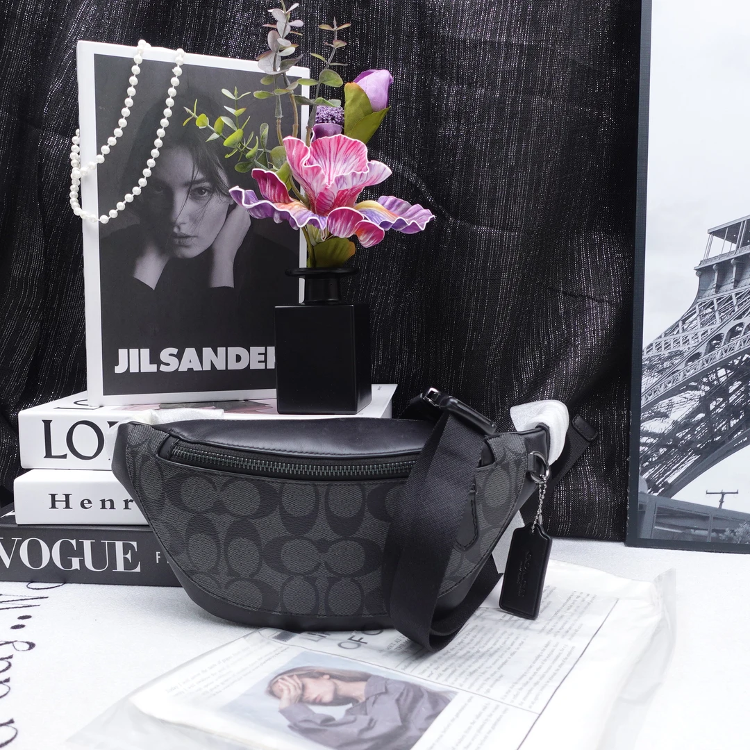 95新 COACH/蔻驰 胸包/T10169170