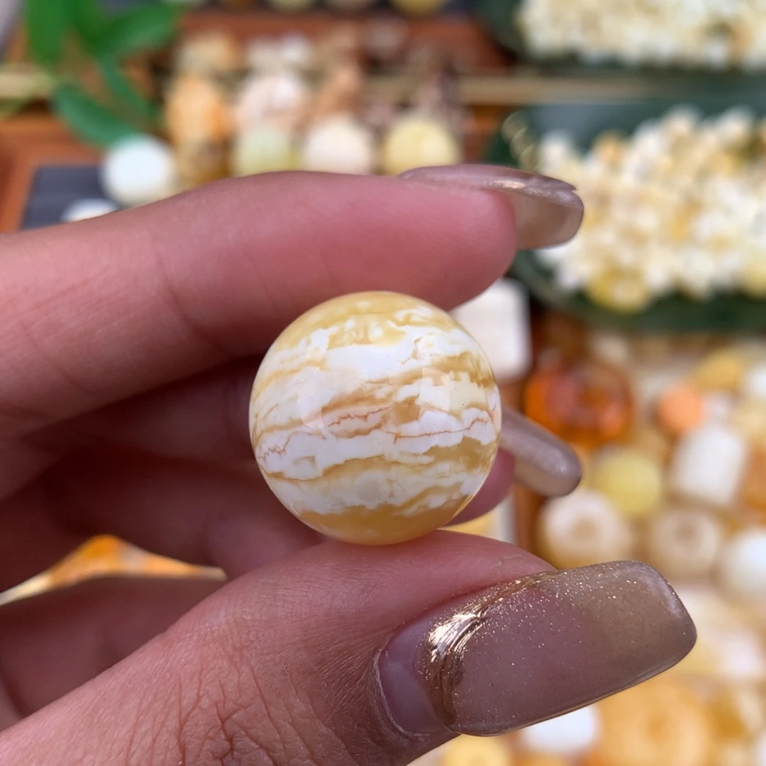 琥珀珠宝奇石未镶嵌17.7 微微瑕