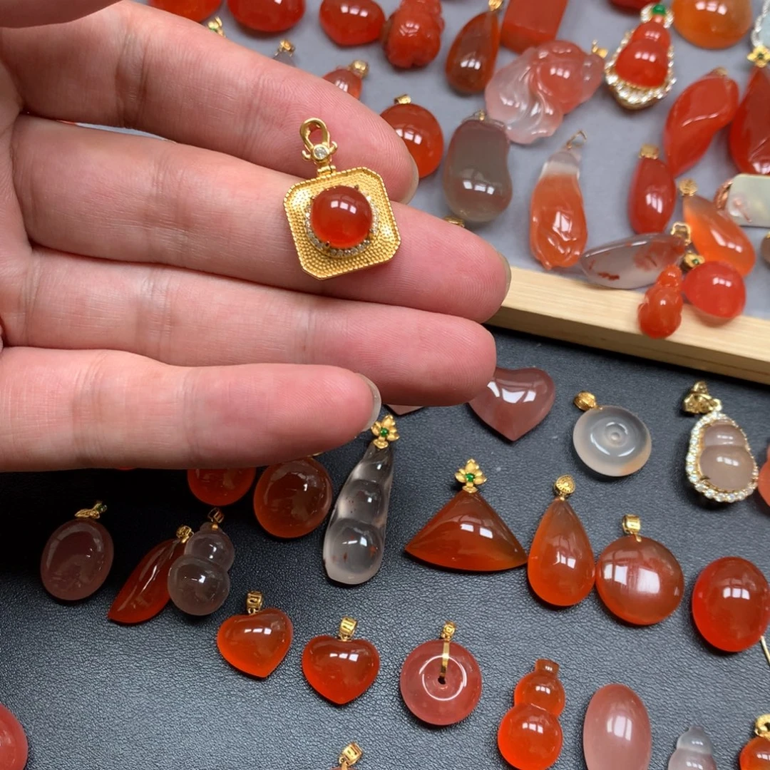 南红玛瑙未镶嵌吊坠