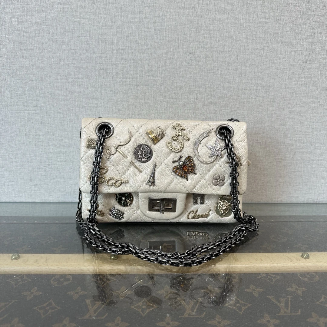 95新 Chanel/香奈儿 徽章系列限量款白银2.55链条斜挎包 31446