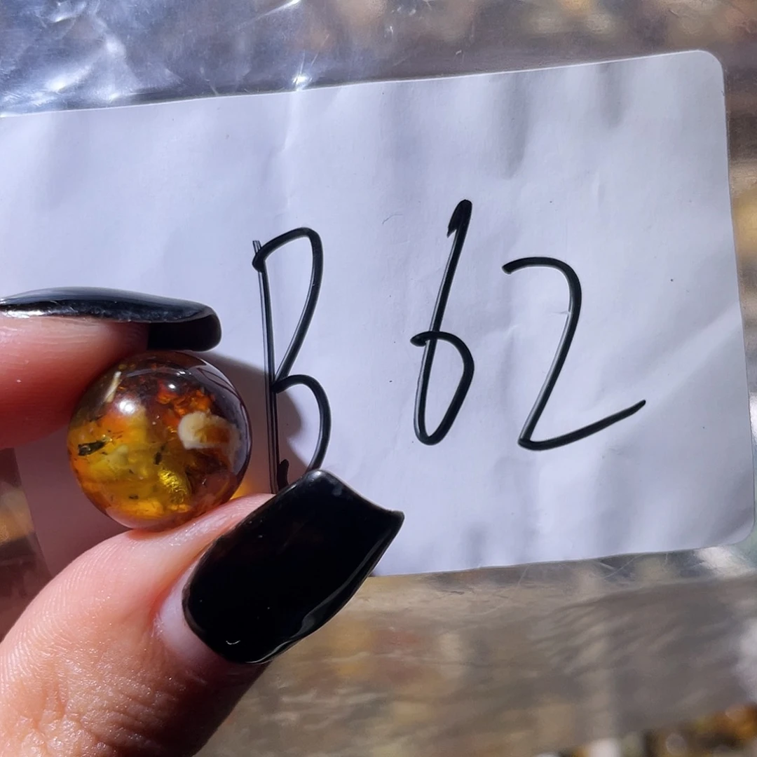 周***叭未镶嵌琥珀裸石13福利