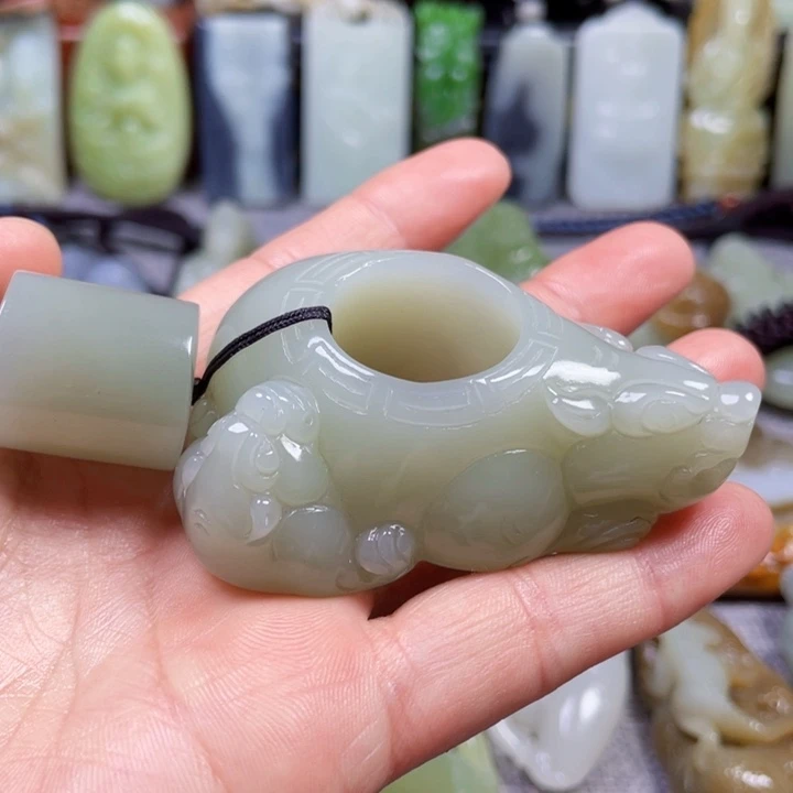 和田玉未镶嵌挂件