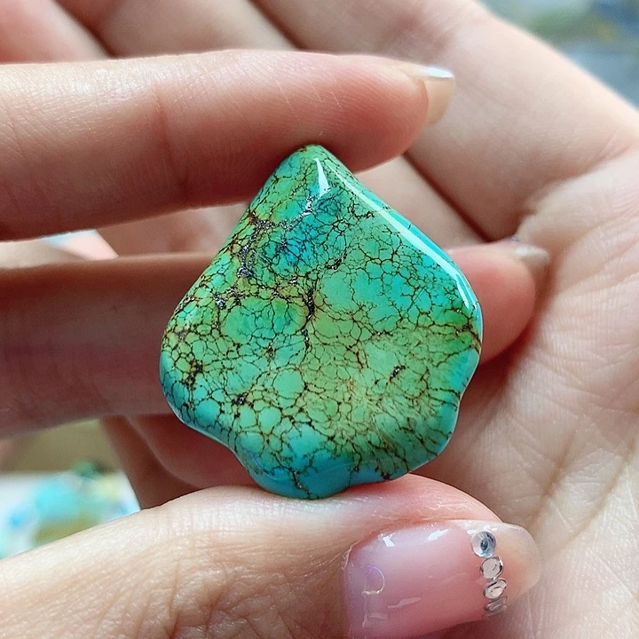 未镶嵌绿松石珠宝奇石