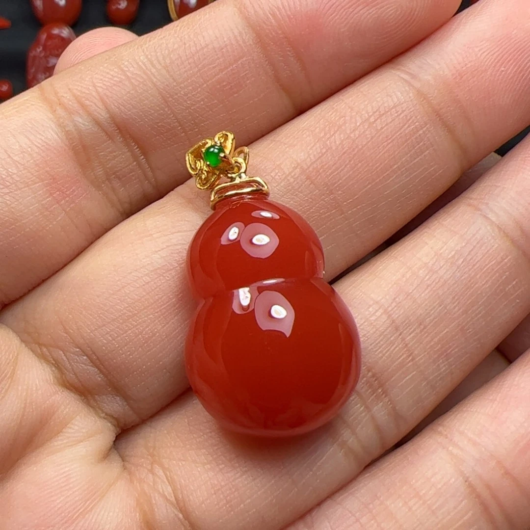 南红玛瑙吊坠18K金镶嵌
