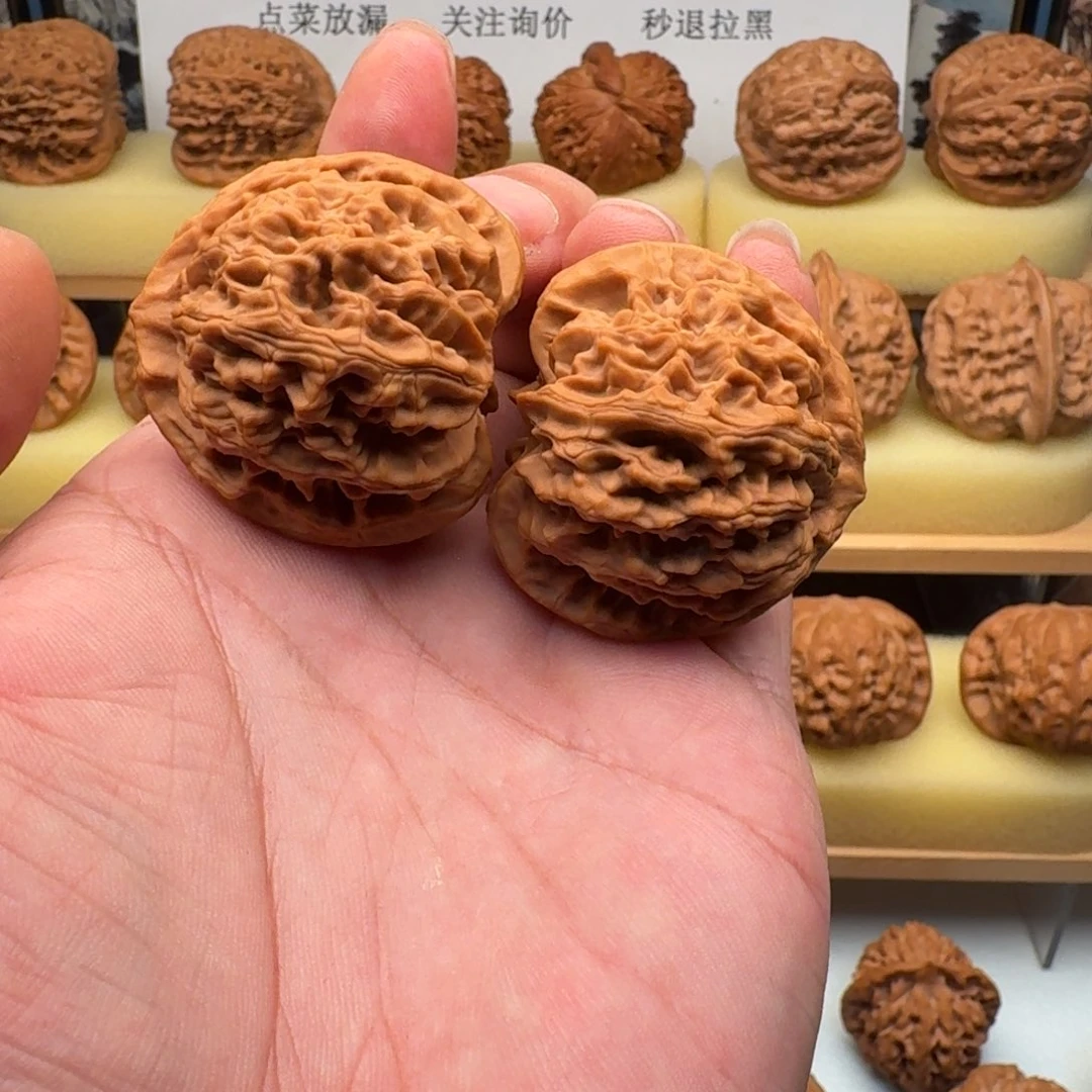 涛***洋文玩核桃吊坠苹果园