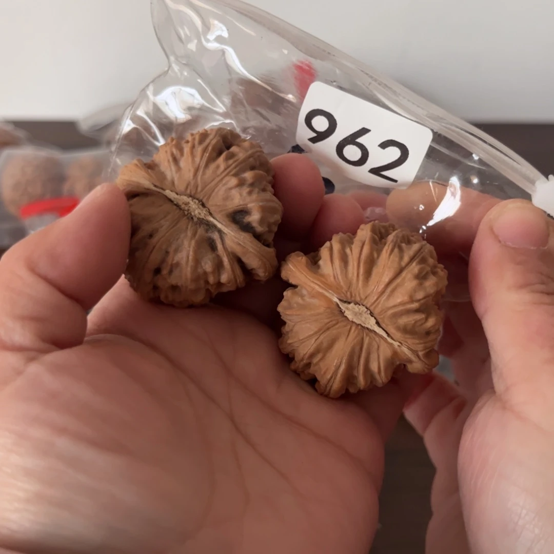 吊坠文玩核桃闷白41微修