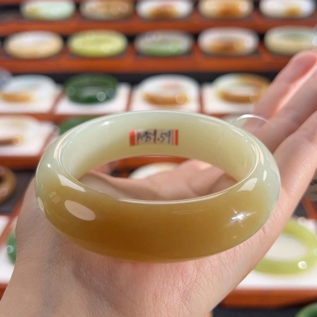 和田玉（糖玉）手镯未镶嵌