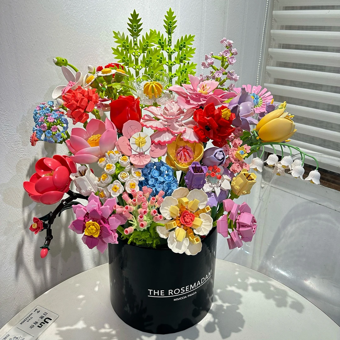 2025网红积木花束摆件女生七夕情人节520母亲节生日礼物