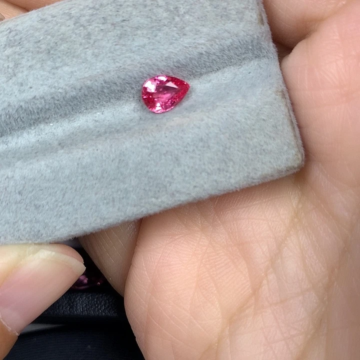 尖晶石裸石莲花色尖晶石