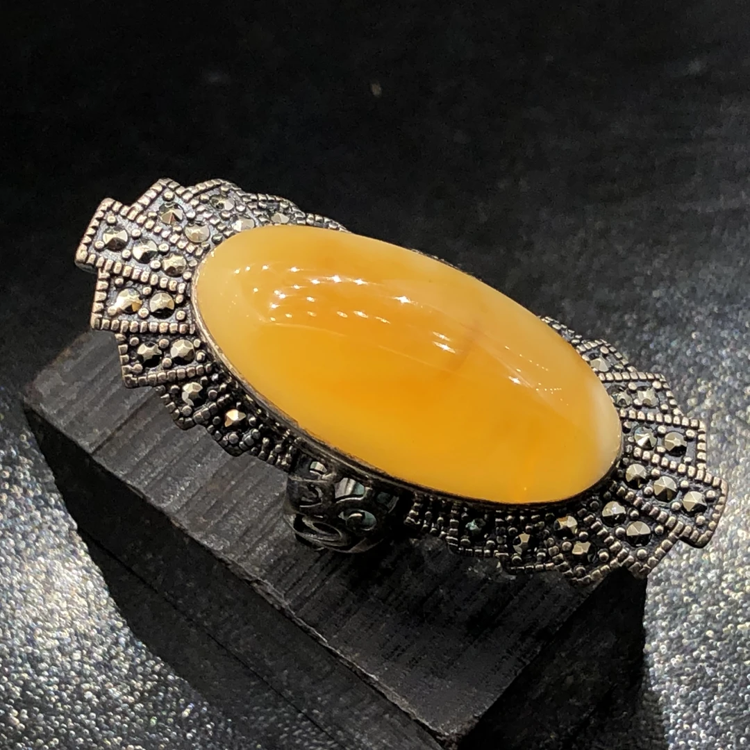 原生态白花蜜蜡戒指。