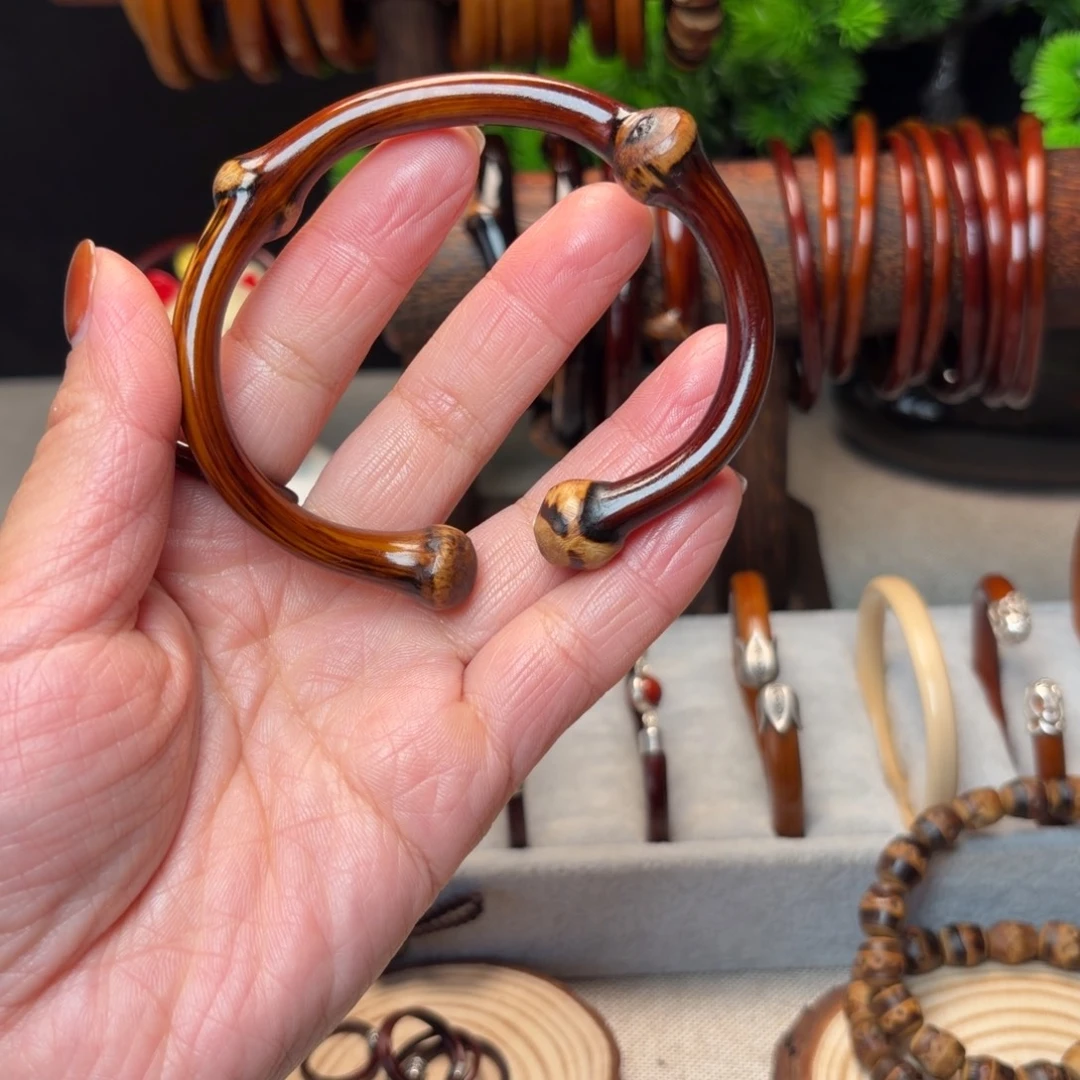 思***务木质非金属黑藤手镯