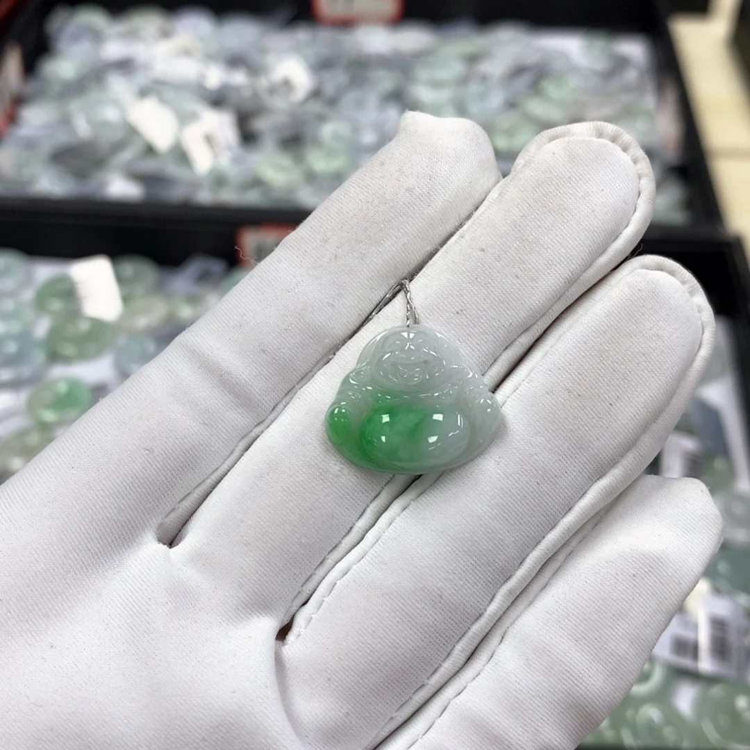 翡翠颈饰未镶嵌佛公