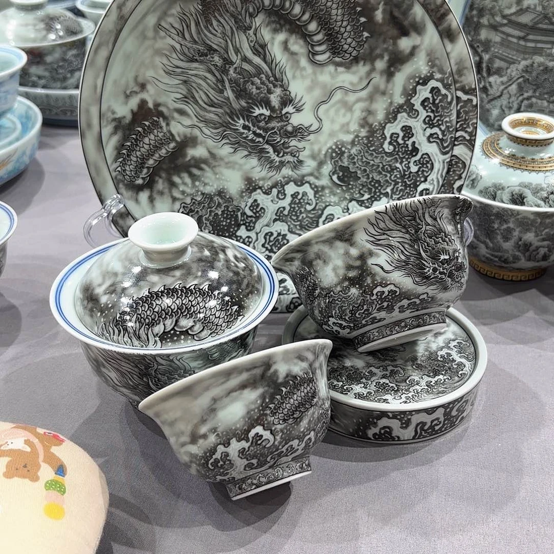 瓷片景德镇瓷器精品陈列