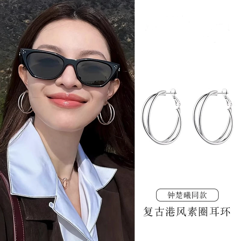 铜合金耳饰 港风素圈耳环小众女2025新款复古耳钉高级感显瘦耳饰