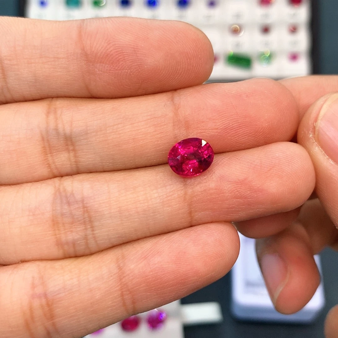 碧玺1.94克拉卢比来未镶嵌