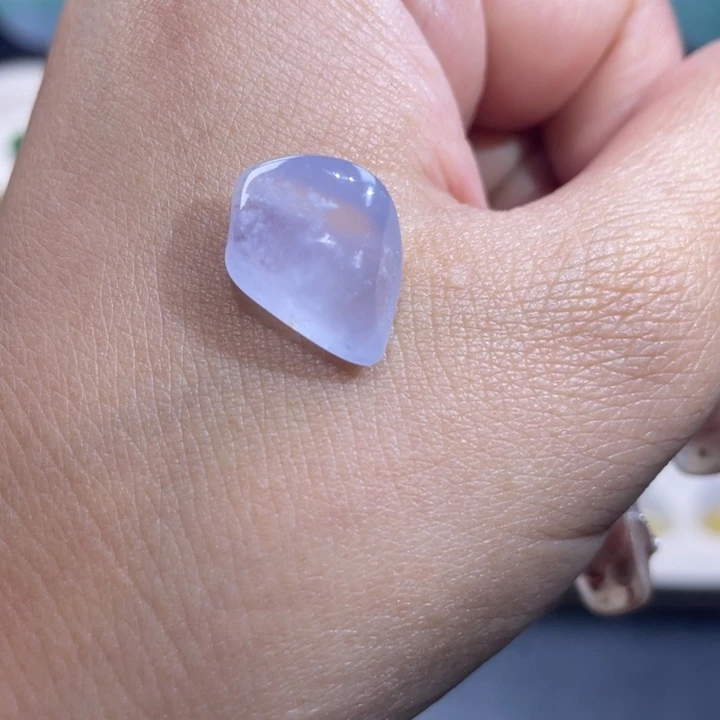 翡翠未镶嵌颈饰随行