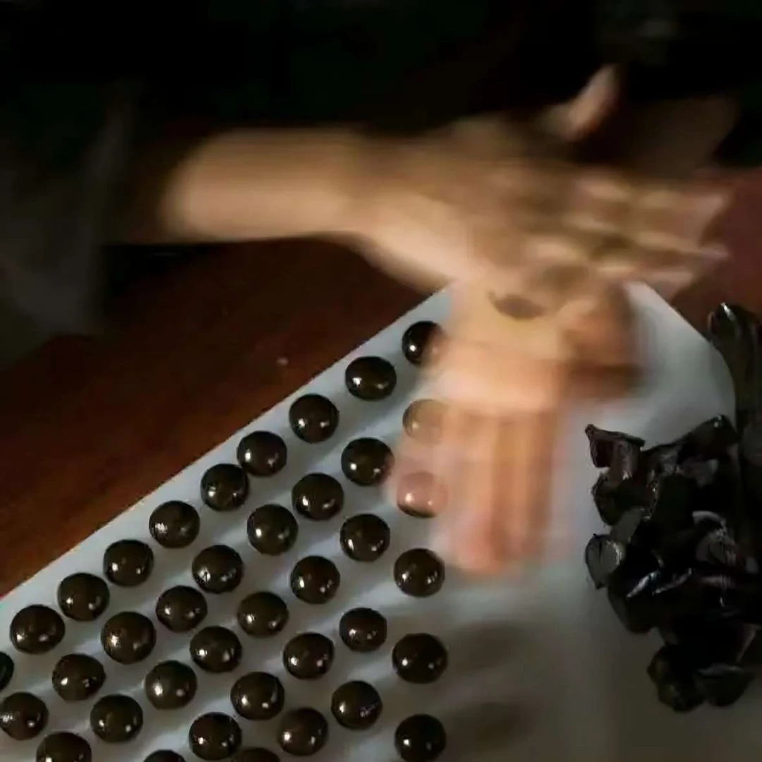 温和舒适 匠心品质 植物萃取 小丸子