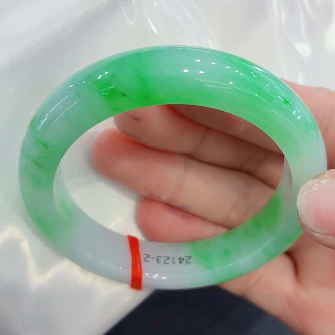 翡翠未镶嵌手镯翡翠53-52圈口（强推）