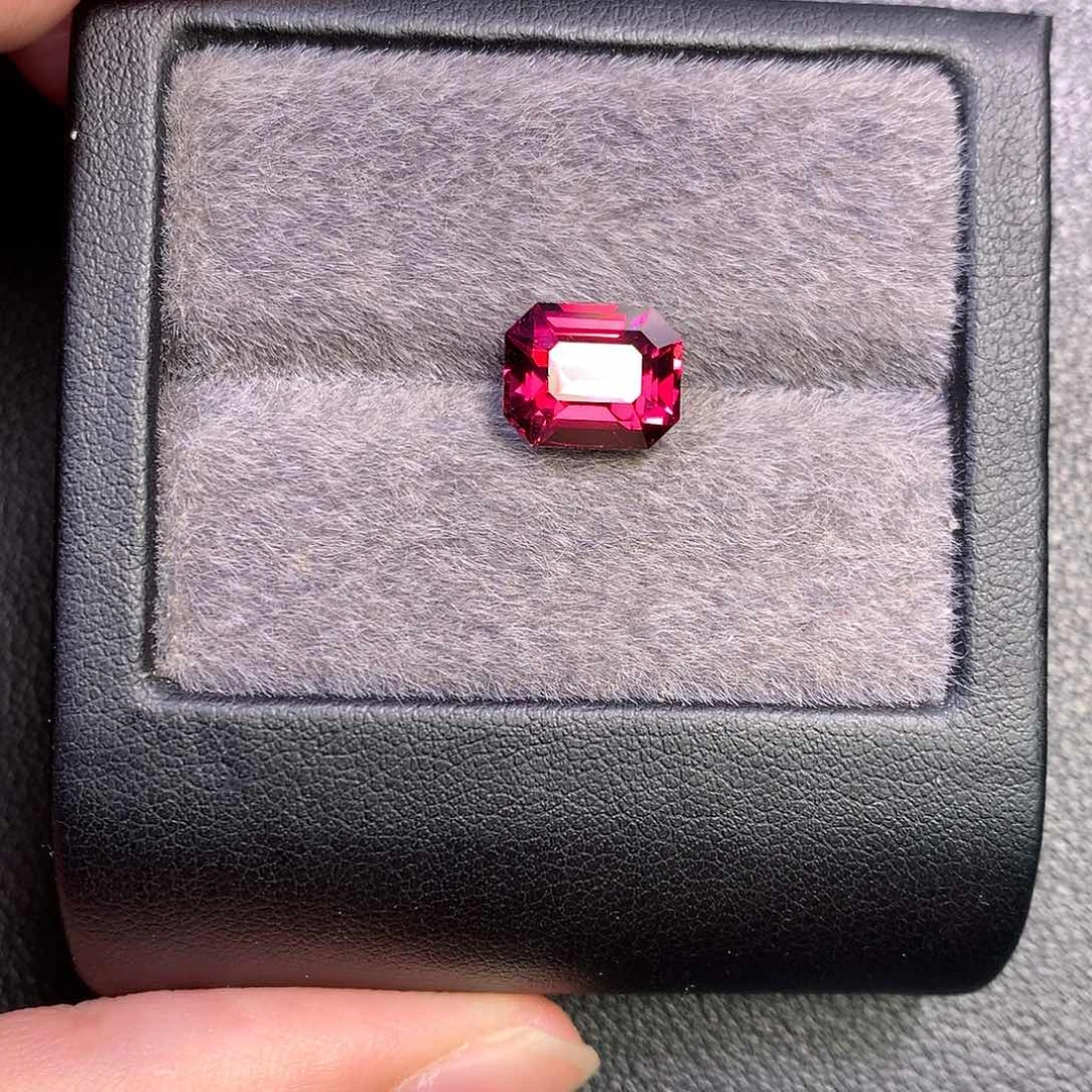 石榴石（紫牙乌）裸石未镶嵌4.65ct