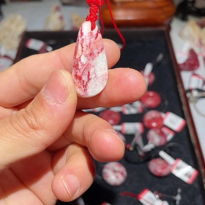 天然辰砂朱砂原石手机链