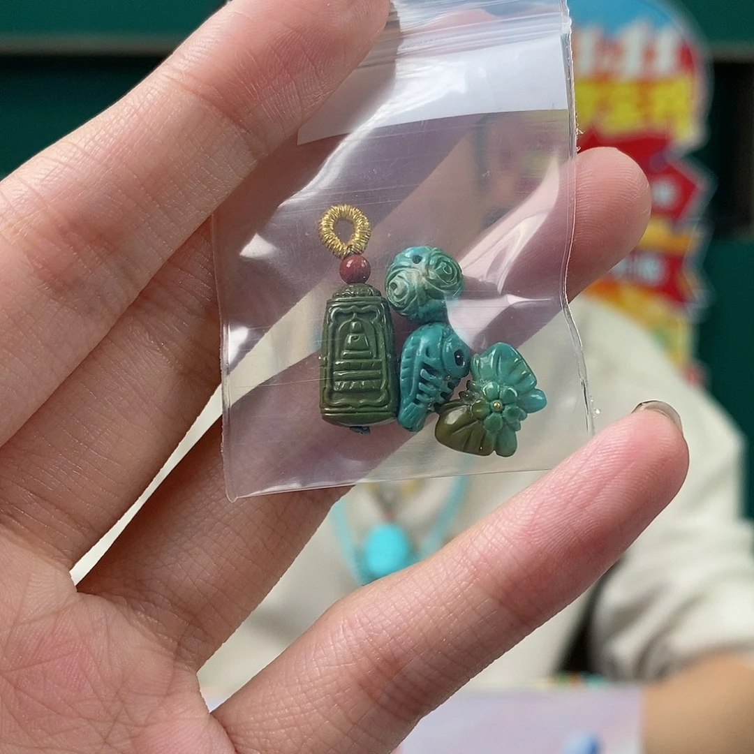 绿松石未镶嵌珠宝奇石