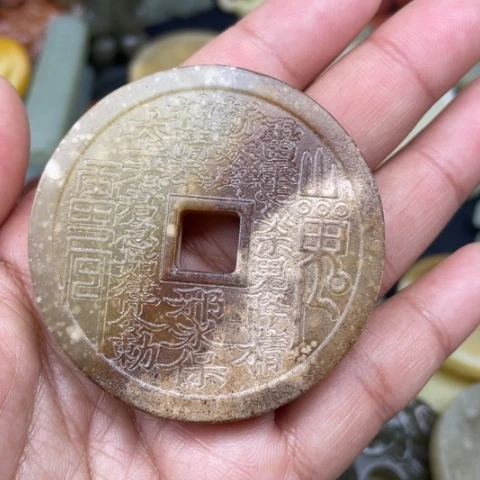 和田玉颈饰未镶嵌点**入55